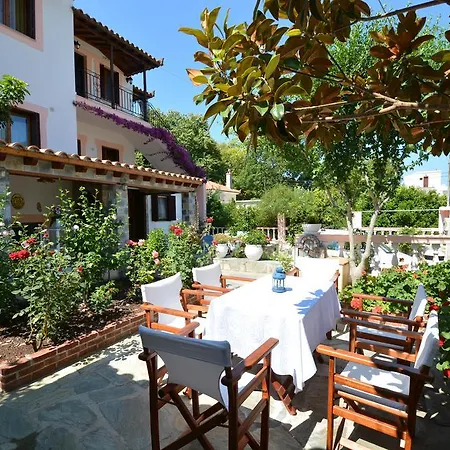 Pensión Korinas House 3*